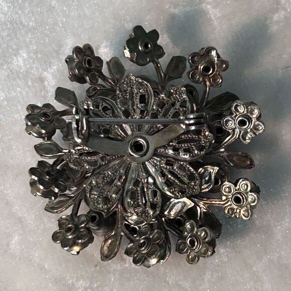 Vintage Jewelry Brooch Pin Pink Green Round Rhinestones Riveted Construction - Picture 4 of 6